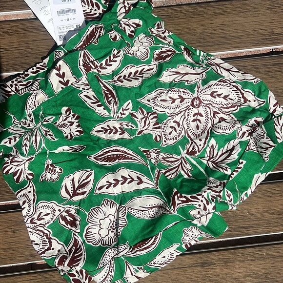 NWT Zara Green Print Shorts Size Medium High Waisted w Belt - Picture 3 of 3